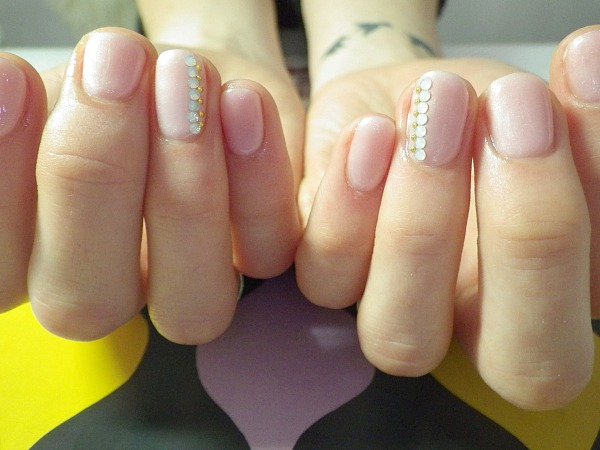 IMGP2427modeles ongles nail art nail salon styliste prothésiste ongulaire à nantes rose chic discret.jpg.jpg.jpg