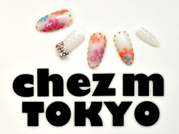 IMG_0062 opalescente décorée modeles ongles nail art nail salon styliste prothésiste ongulaire à nantes.jpg